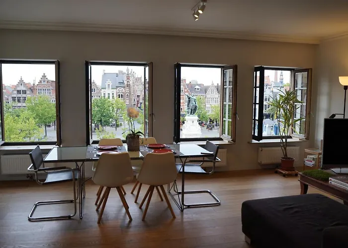 Vrijdagmarkt Apartment